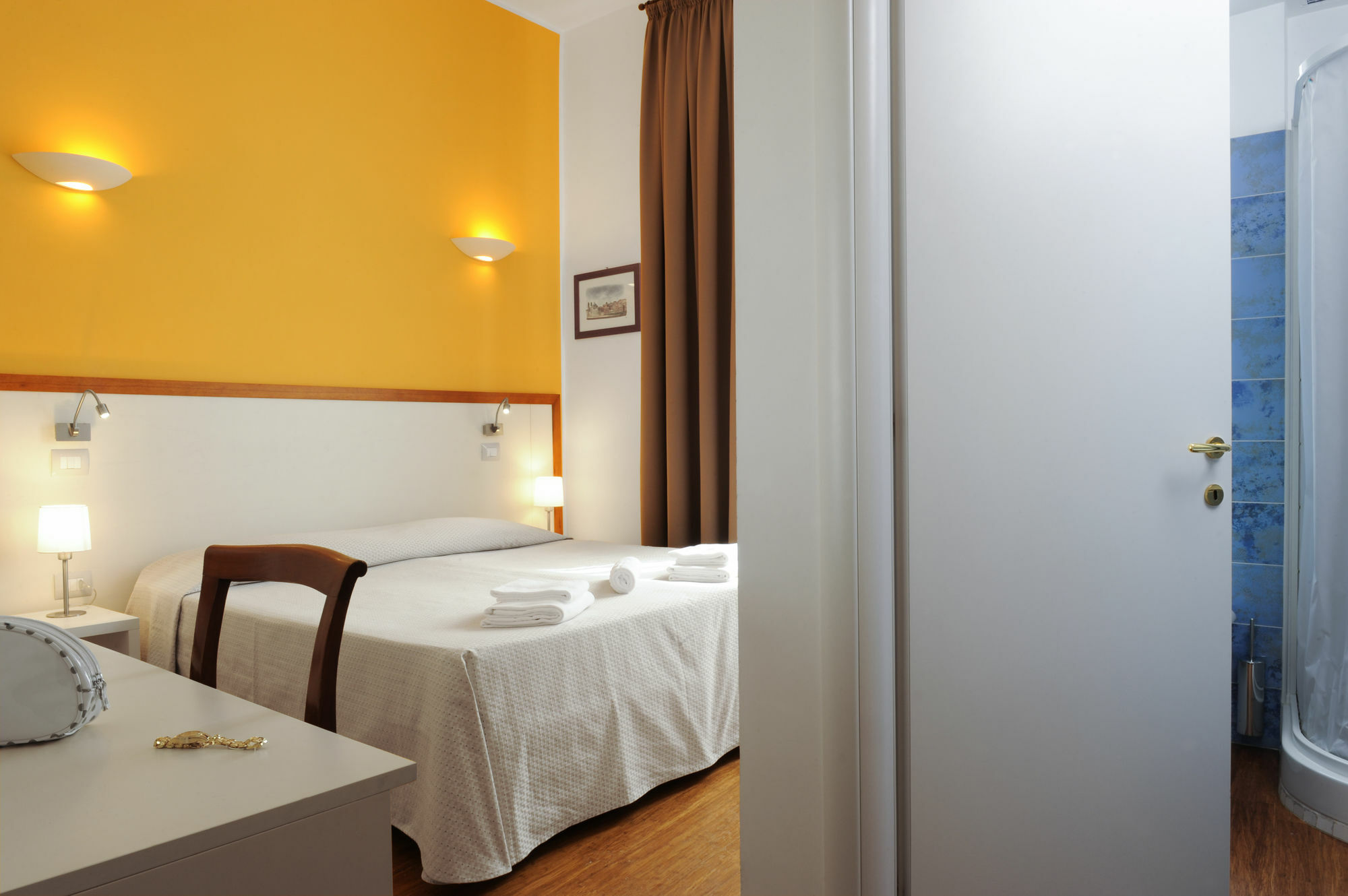קליארי Hotel Dedoni מראה חיצוני תמונה