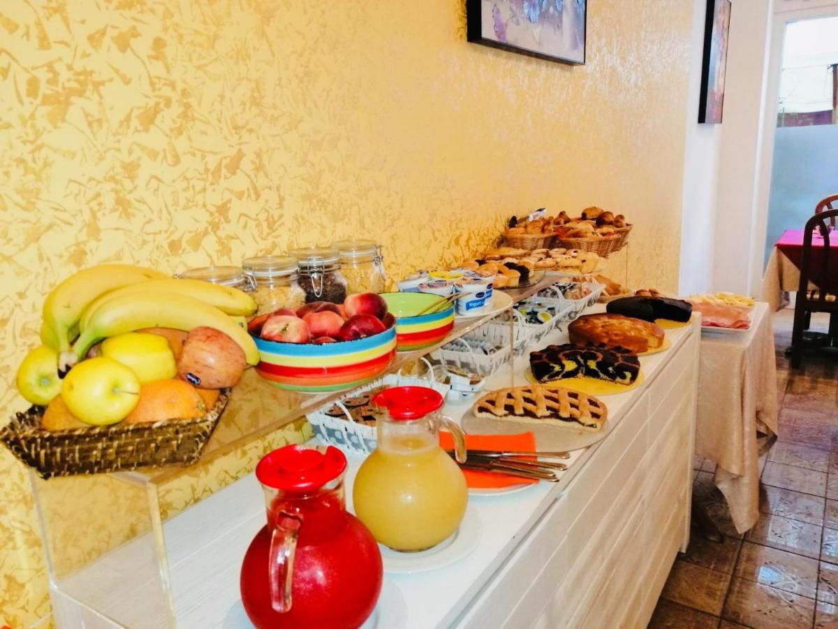 קליארי Hotel Dedoni מראה חיצוני תמונה